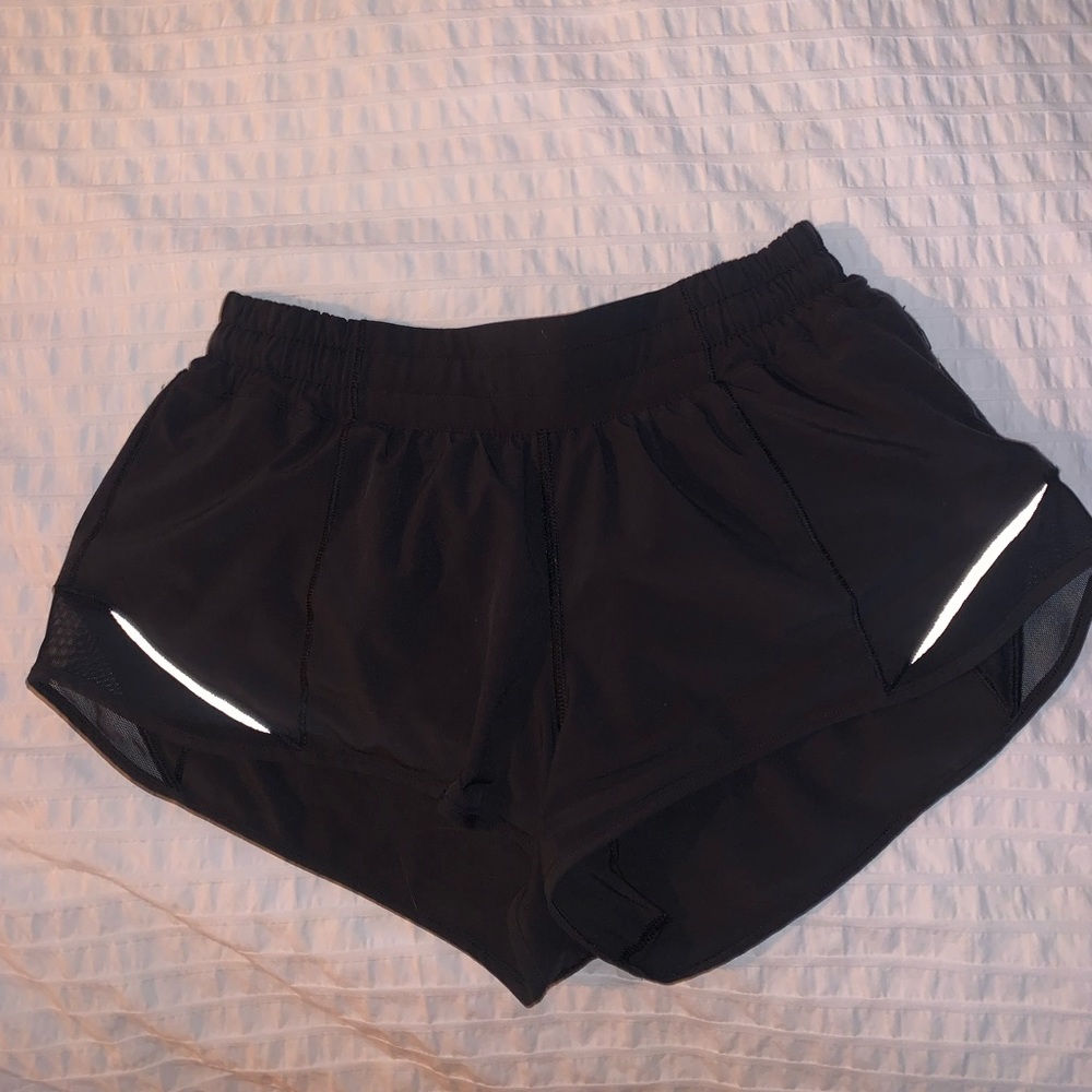 Lulu hotty hot shorts size 4